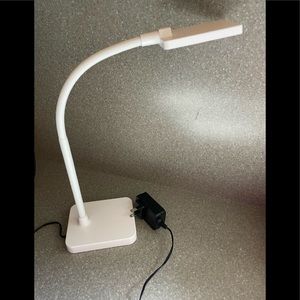 Maxlite Desk Lamp